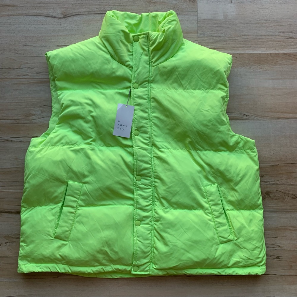 XxL Puffer Vest, Waist cord for adjusting pockets, high neck with snaps